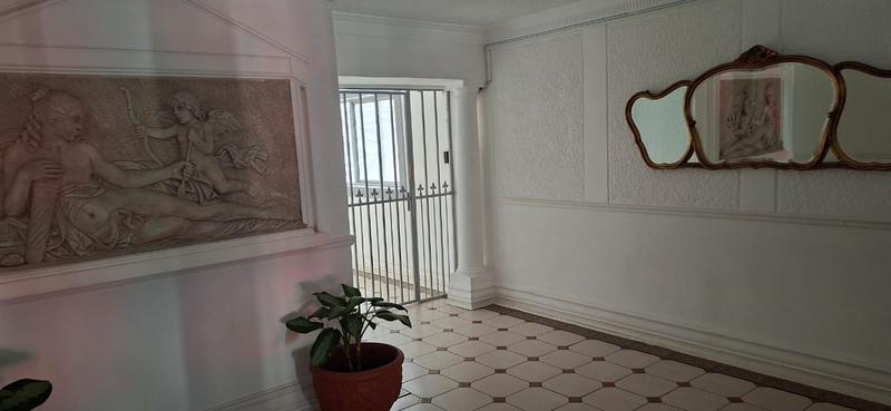 To Let 2 Bedroom Property for Rent in Sea Point Western Cape